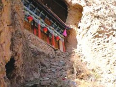敦煌学者探访榆中大佛寺 揭开神秘石窟寺面纱