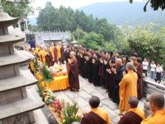 广州大佛寺僧俗大众赴佛世山庄参与秋季祭祖活动