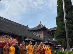 扬州市佛教界为抗击新冠肺炎疫情牺牲烈士和逝世同胞举行降半旗致哀悼念活动