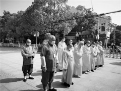 上海佛教界举行哀悼活动 向抗击疫情斗争中的牺牲烈士和逝世同胞致哀